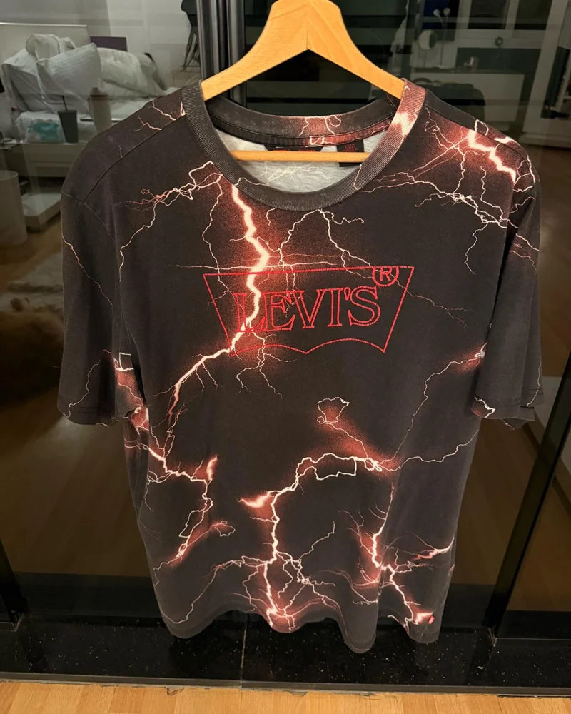 Levi's T-shirts