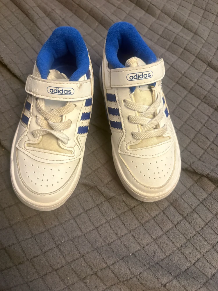 adidas Originals Shoes, New with tags, size 5y, photo 2