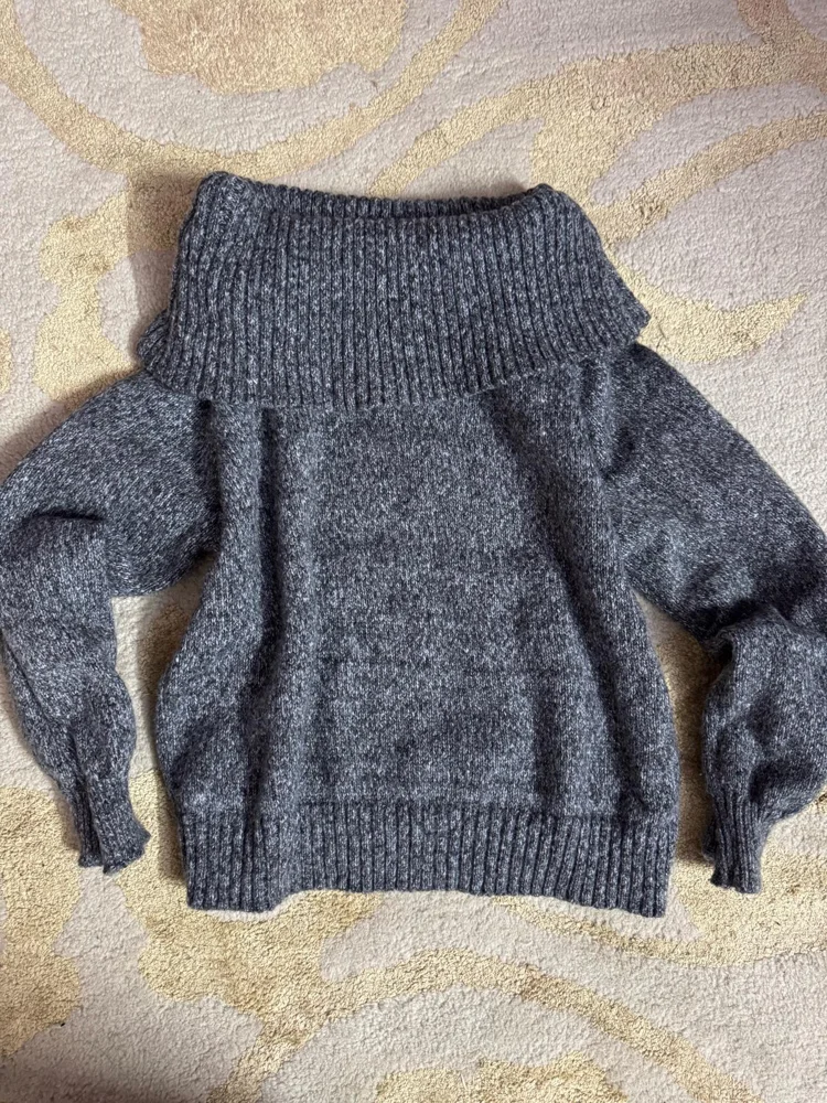 Shein سويترات وبلوفرات