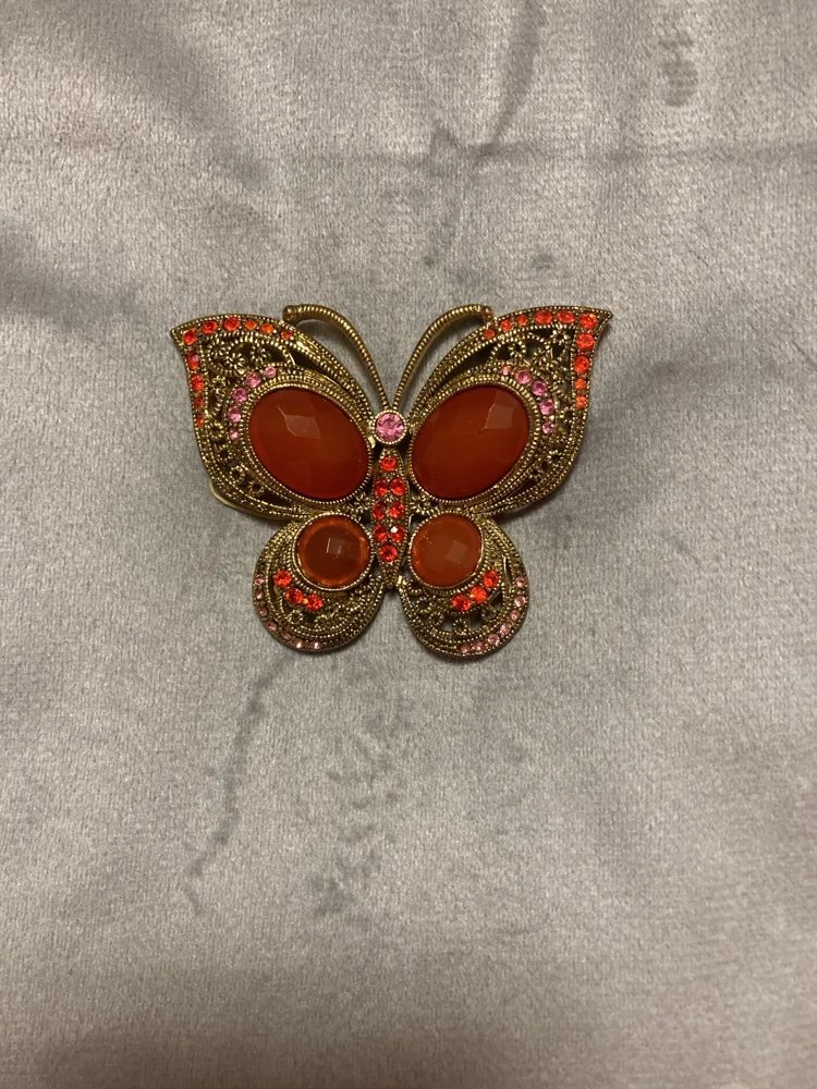 Brooches & Pins