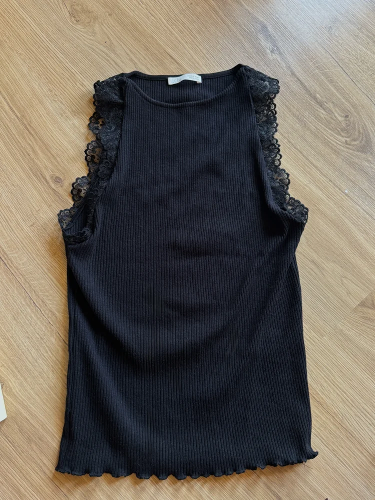 Zara Tank Tops