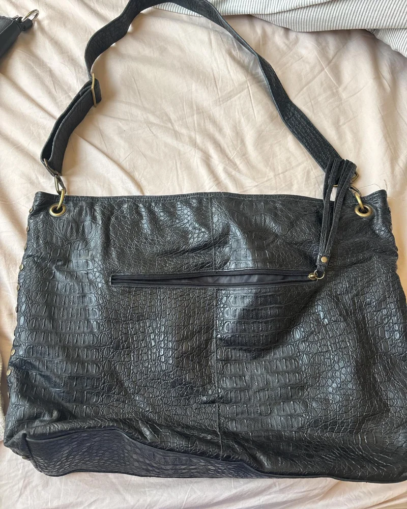 Bueno Cross-Body Bags