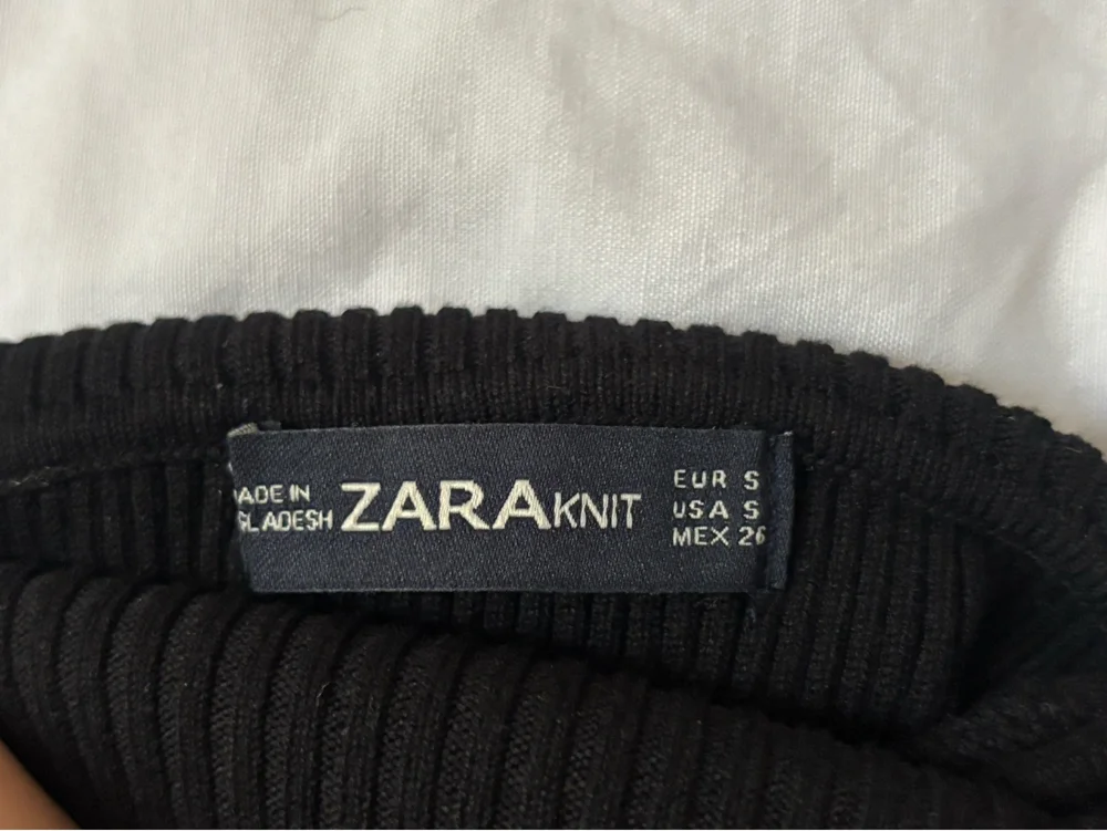 Zara Sweaters & Pullovers