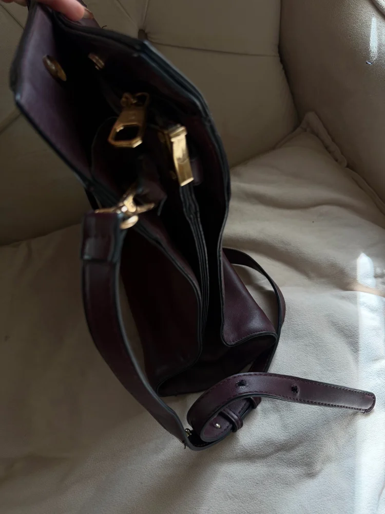 deja vu Cross-Body Bags, Excellent, photo 4