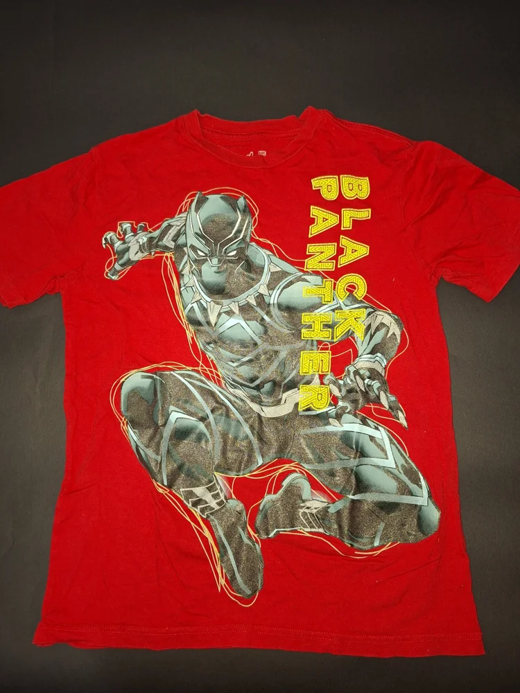 Avengers T-shirts, size S