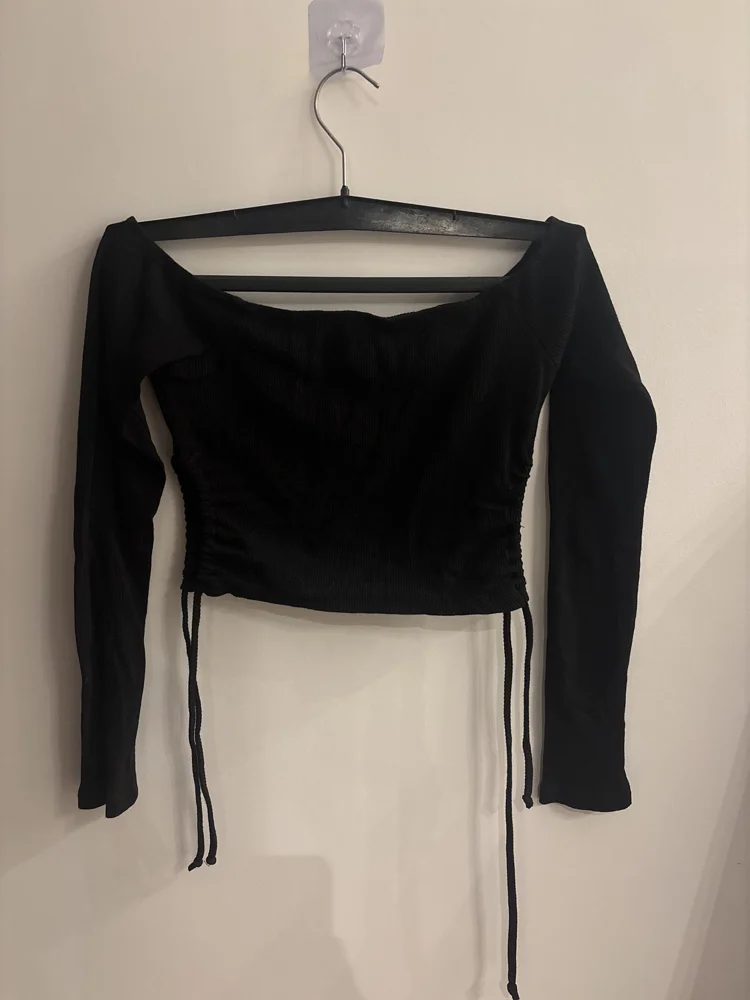 H&M Divided Crop Tops