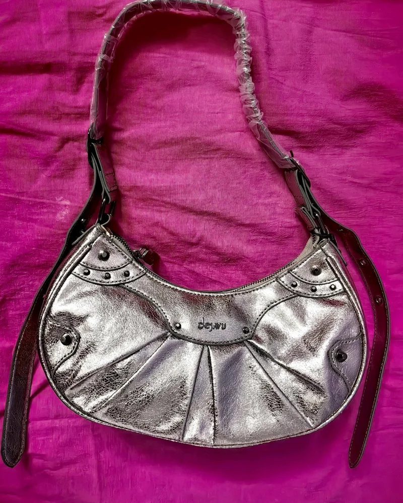 deja vu Shoulder Bag