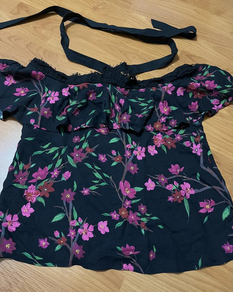 Alice Halter Tops
