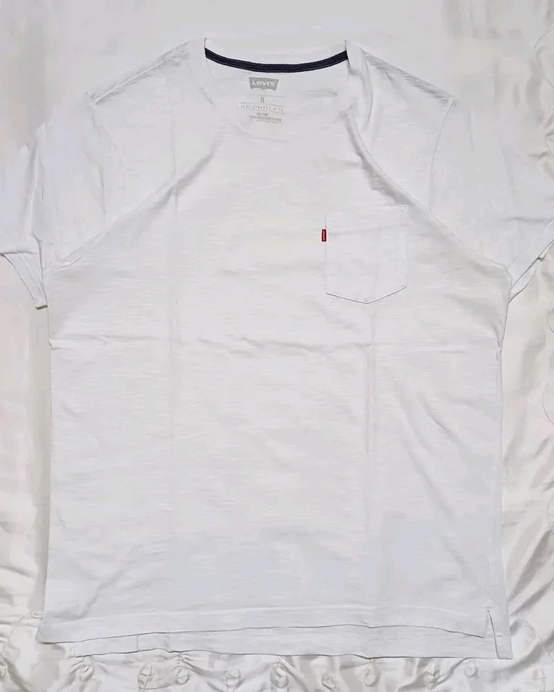 Levi's T-shirts