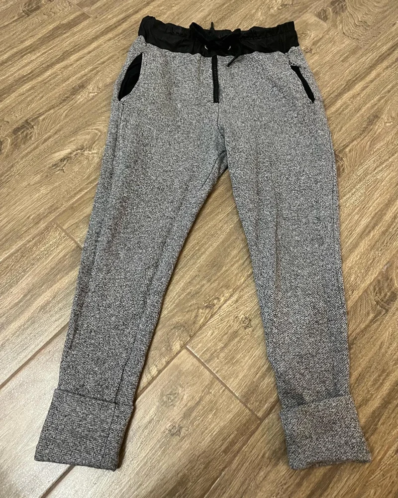 Zara بنطلونات