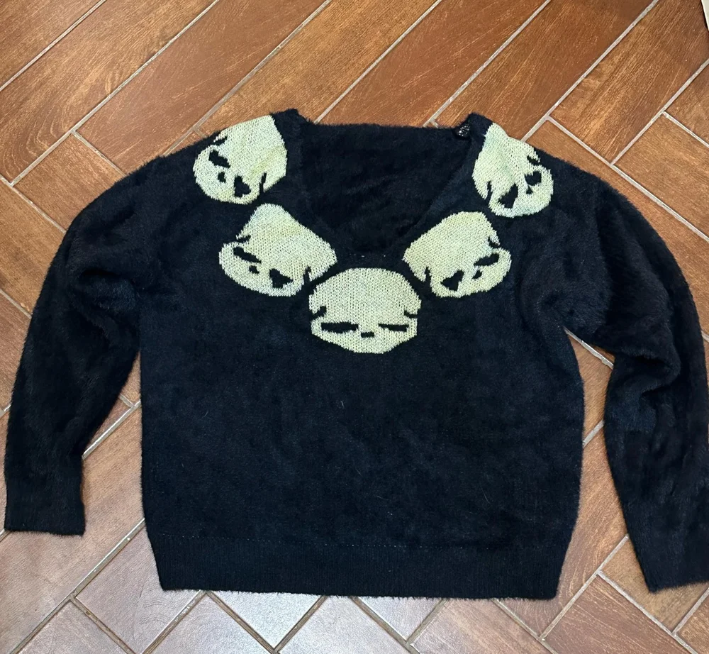 Sweaters & Pullovers