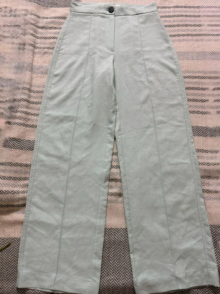 Bershka بنطلونات