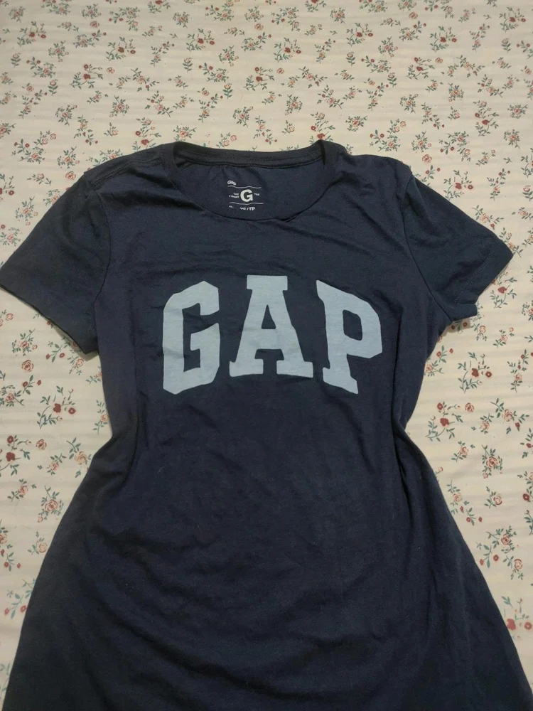 GAP T-shirts, size XS