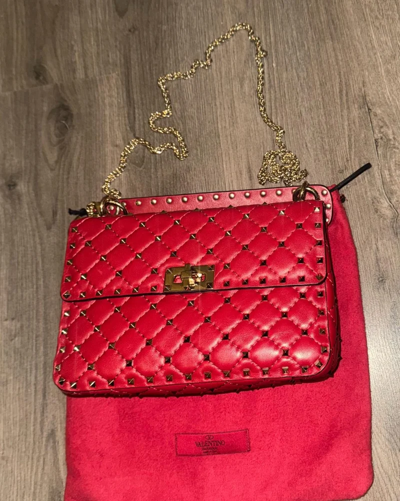Valentino شنط كروس