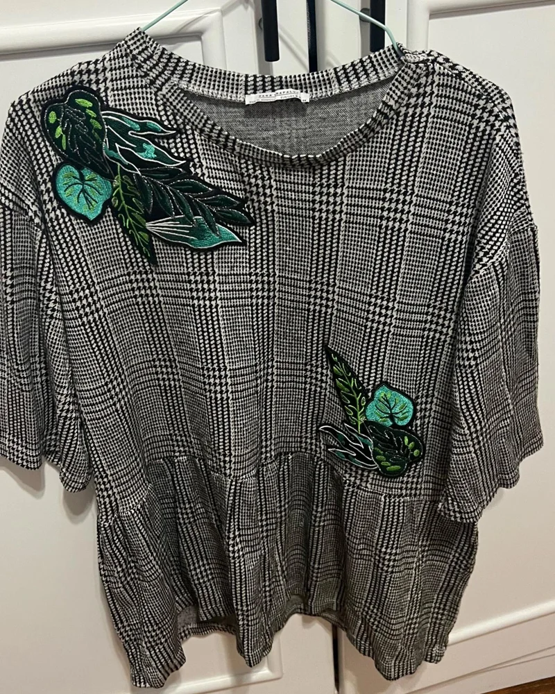 Zara بلوزات