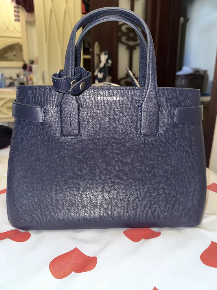 Burberry شنط كروس