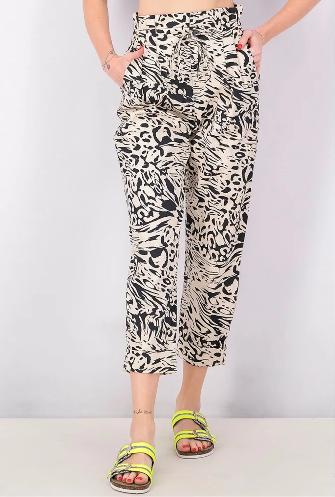 Bershka بنطلونات