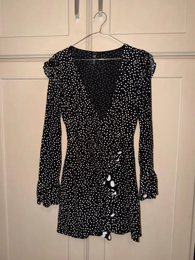 Zara فساتين قصيرة