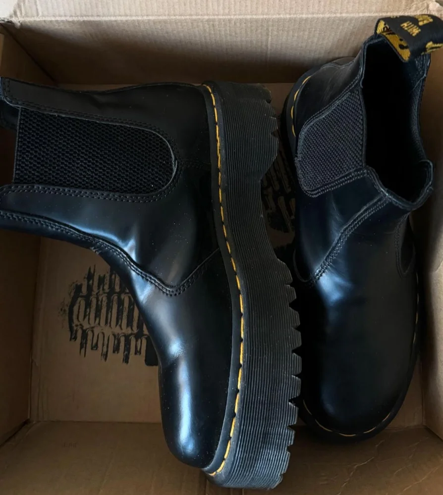Dr. Martens فلات