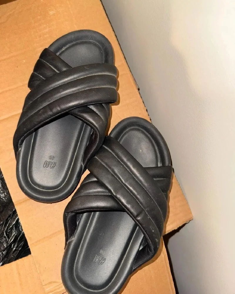 H&M Flats