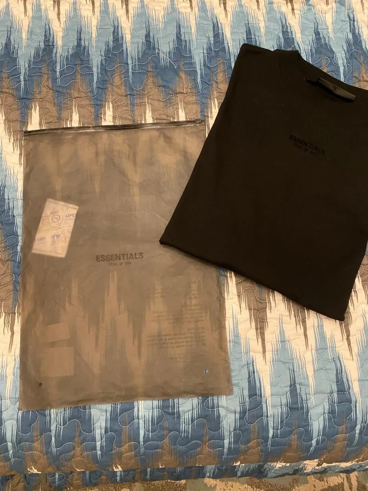 ESSENTIALS T-shirts