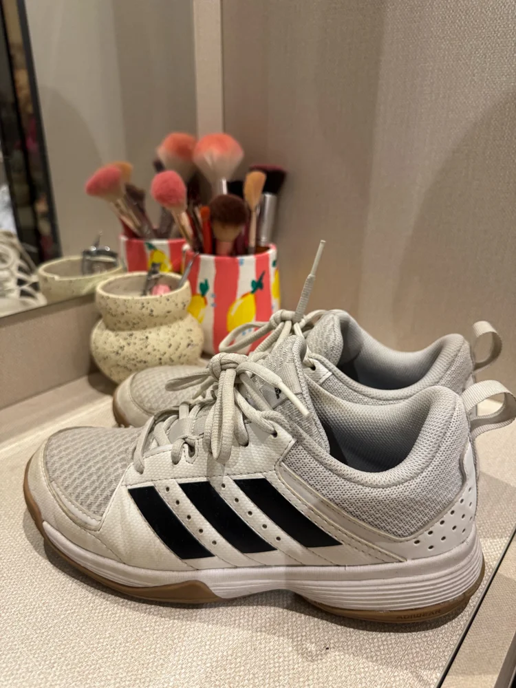 adidas Sneakers, Good, size 36.5, photo 3