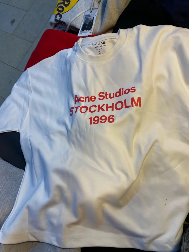 T-shirts, New with tags, size M, photo 3