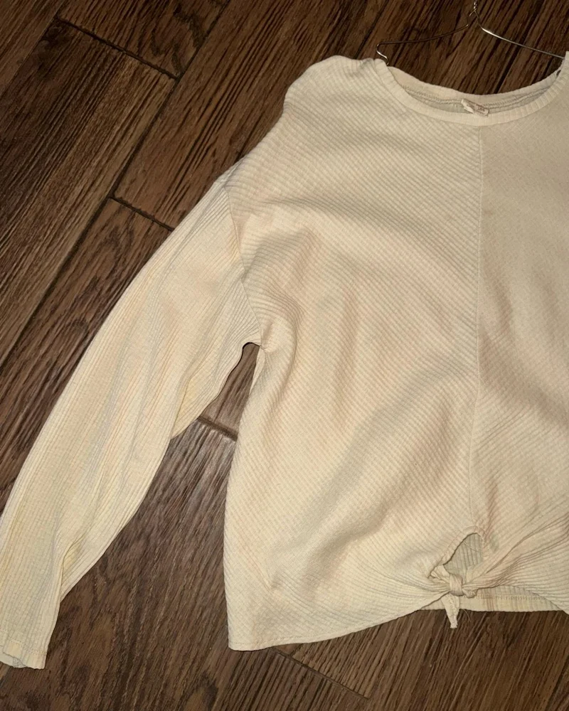 Zara سويترات وبلوفرات