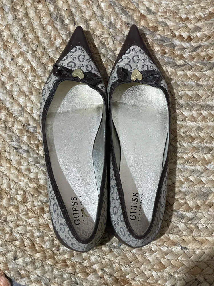 GUESS Flats, size 39.5