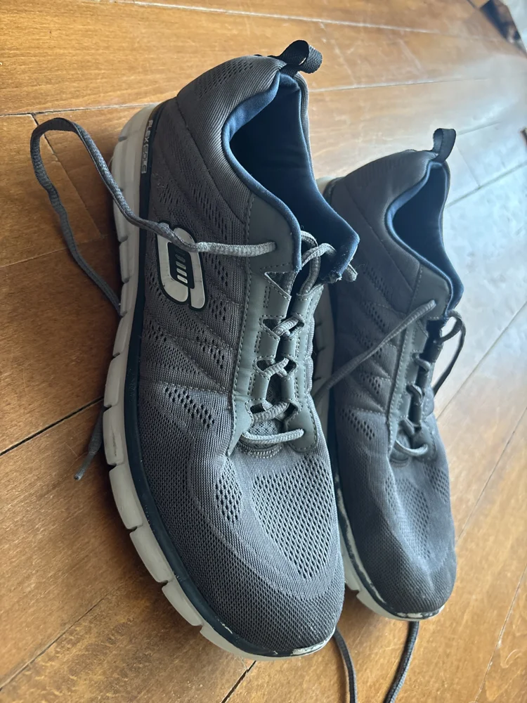 Sketchers Sneakers