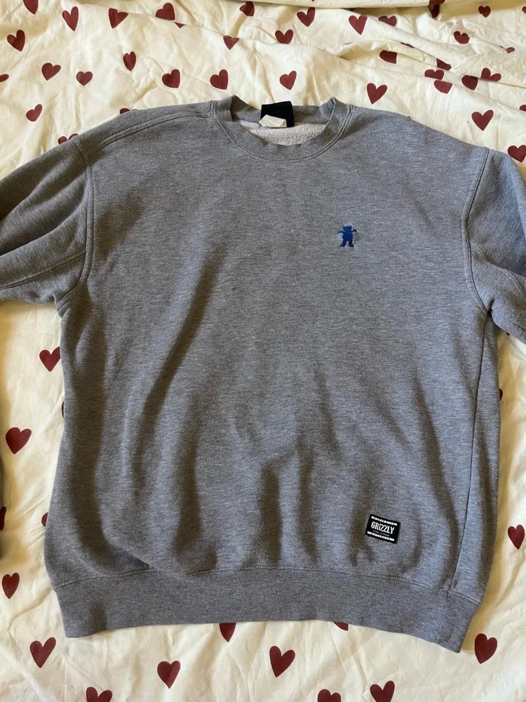 Sweaters, size M