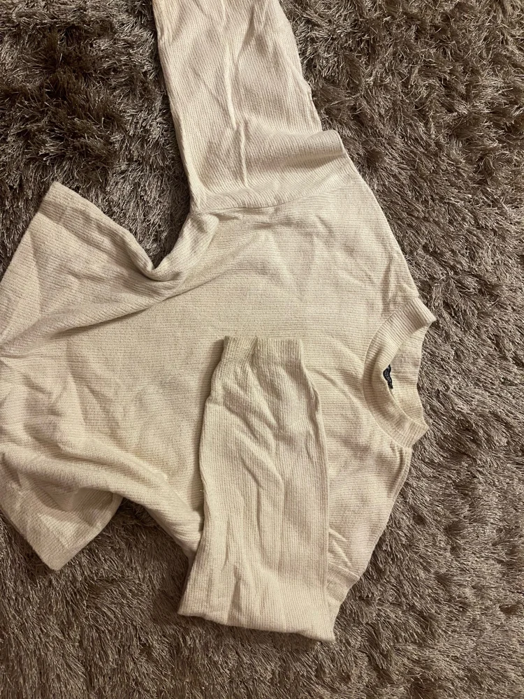 Zara Sweaters & Pullovers
