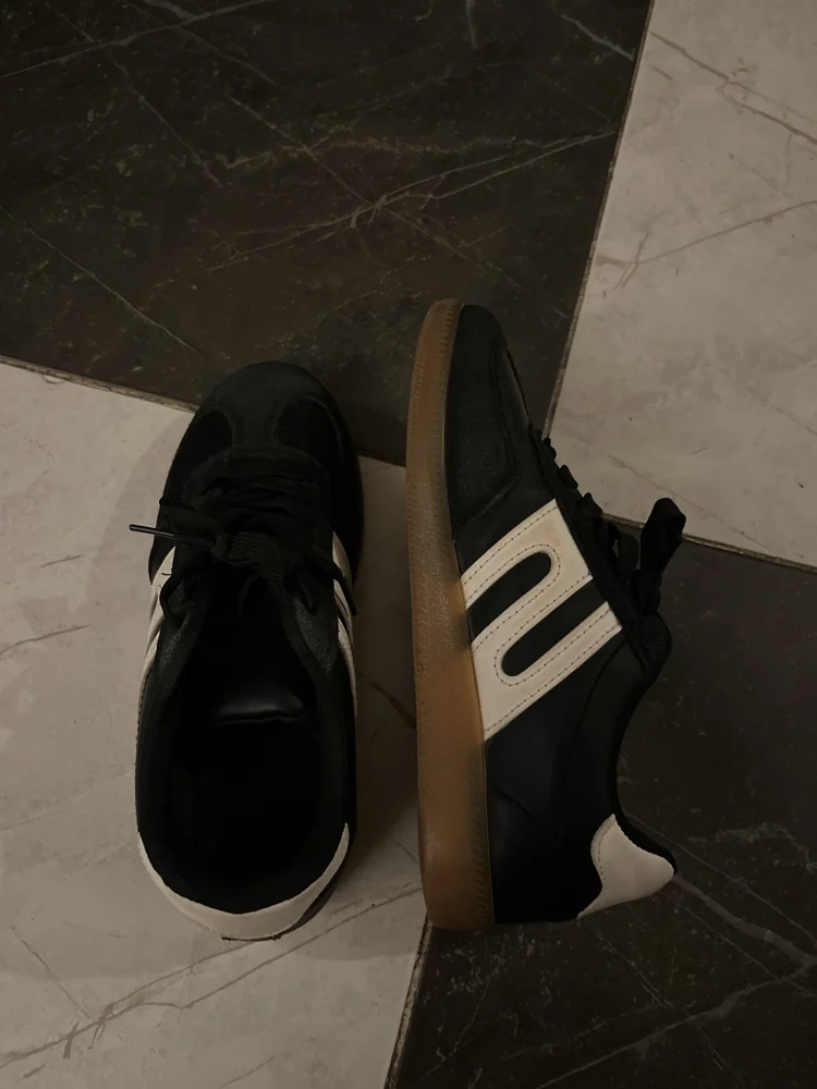 Pixi Sneakers