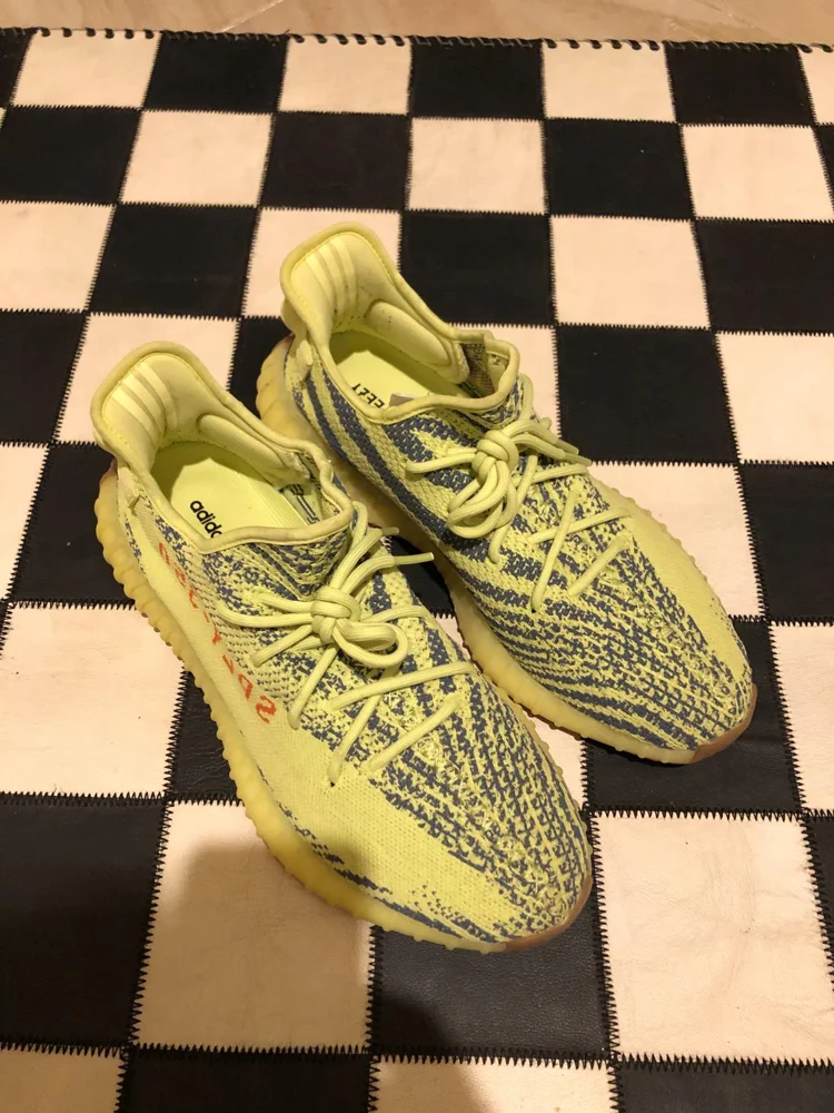Yeezy Sneakers