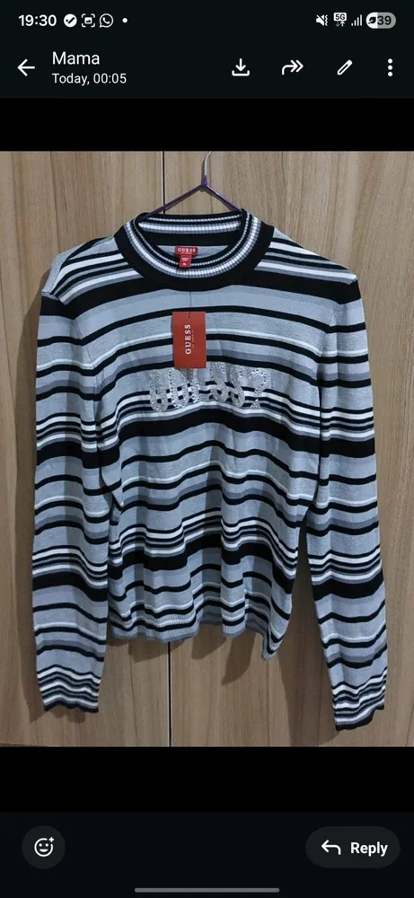 GUESS Sweaters & Pullovers