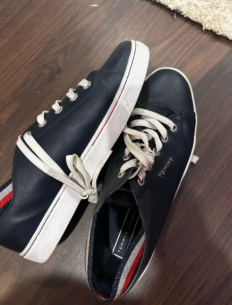 Tommy Hilfiger جزم برباط، حالة ممتازة، مقاس 40، صورة 2