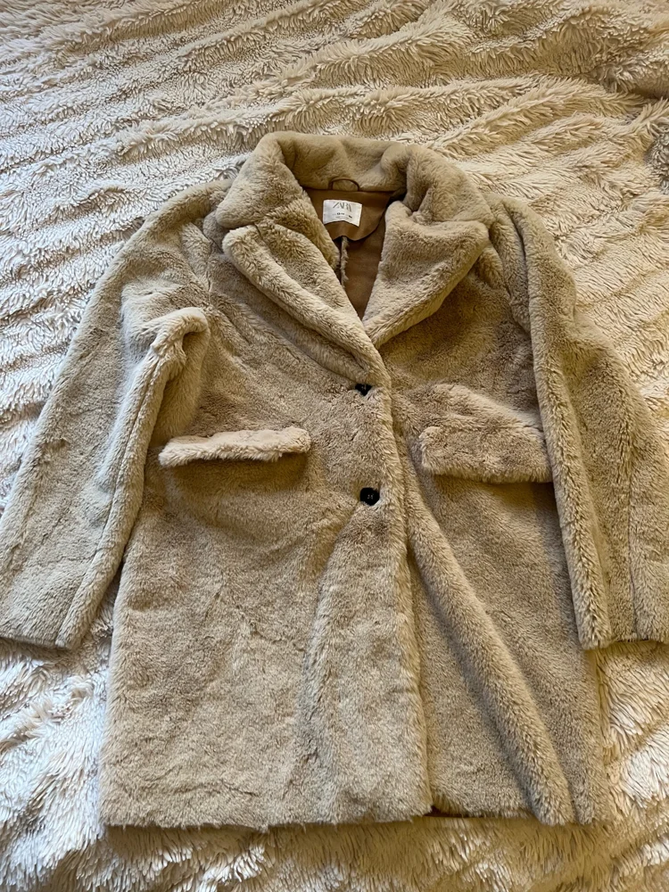 Zara Coats