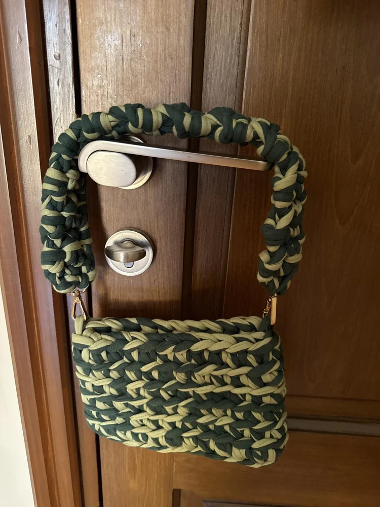 Local شنط صغيرة
