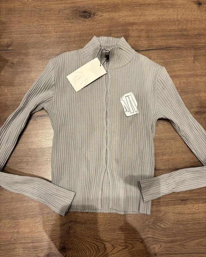 Zara أكمام طويلة