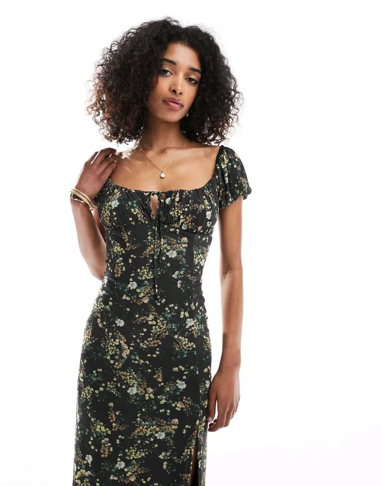 Bershka فساتين طويلة