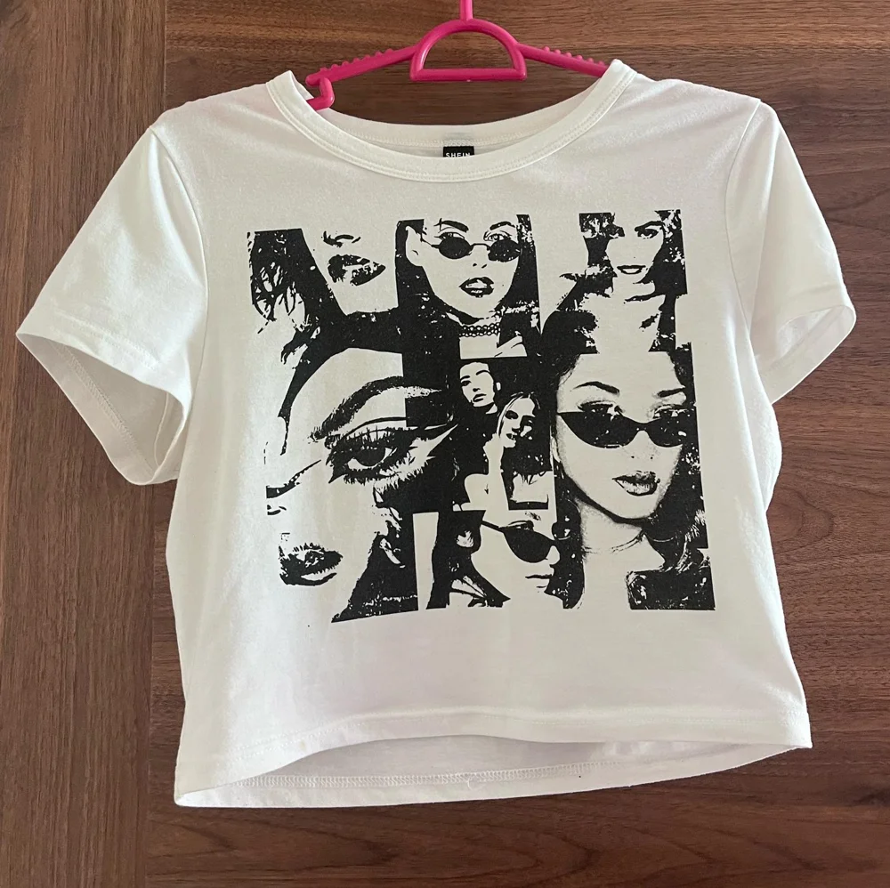 Shein تيشيرتات