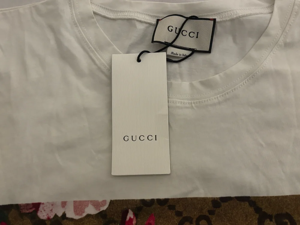Gucci تيشيرتات