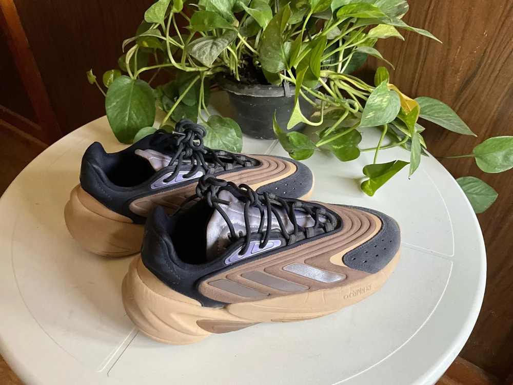 adidas Sneakers