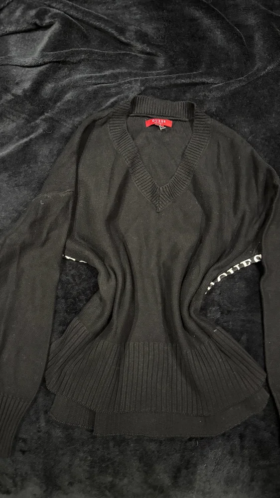 GUESS Sweaters & Pullovers