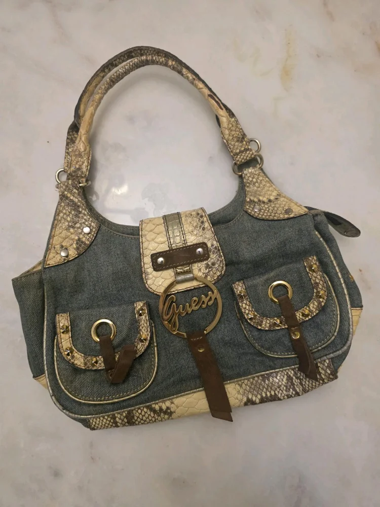 GUESS Shoulder Bag