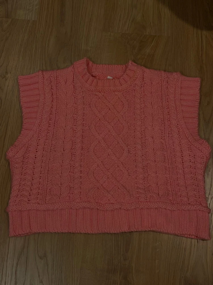 Shein سويترات وبلوفرات