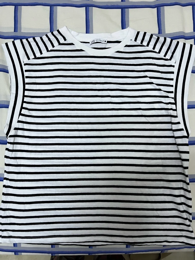 Zara تيشيرتات