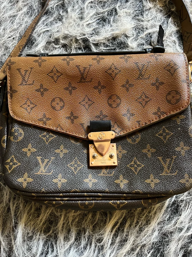 Louis Vuitton Shoulder Bag, size Other, photo 2
