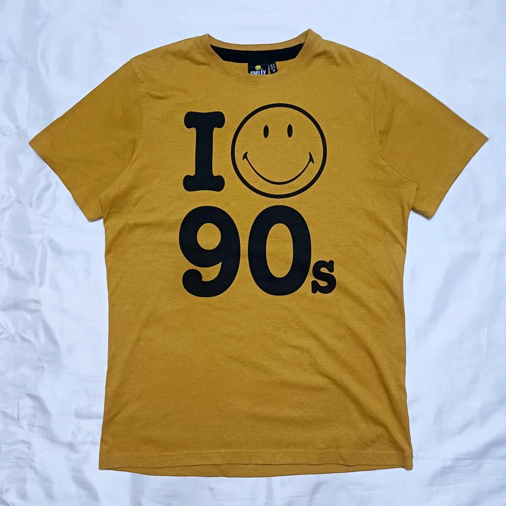 Smiley World T-shirts, size M