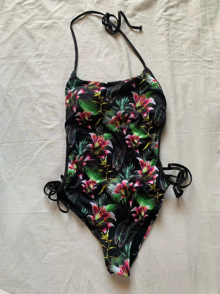 H&M One-Piece Swimsuits